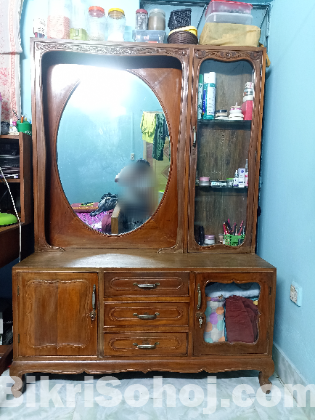 ড্রেসিং টেবিল